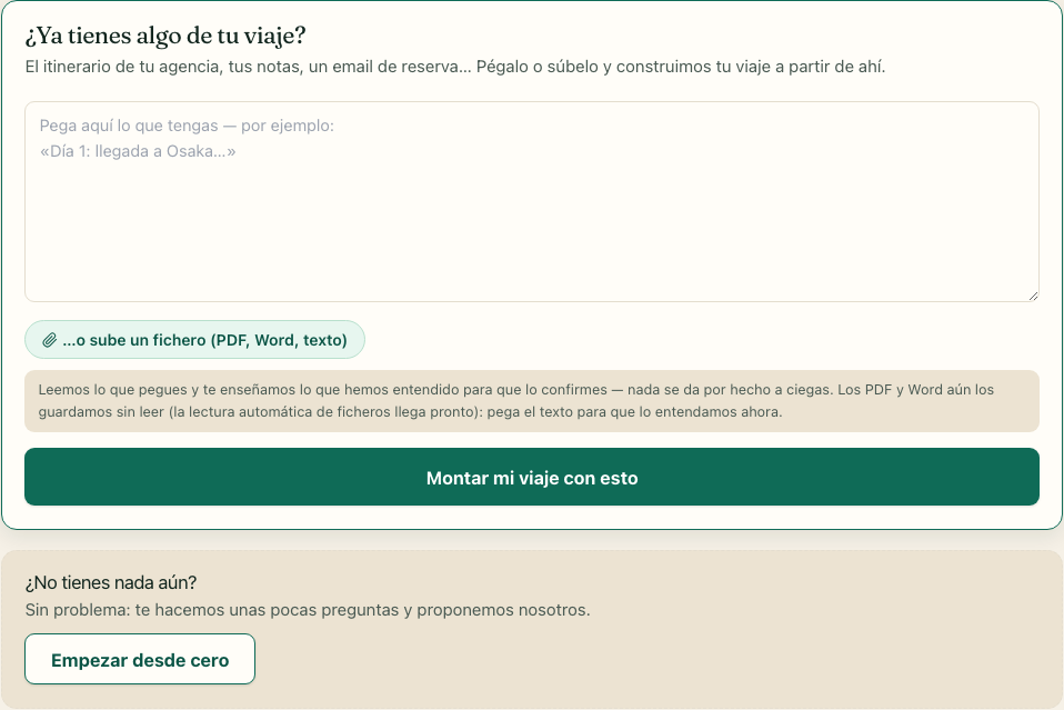 Pantalla de TripReady: “¿Ya tienes algo de tu viaje?” con un cuadro para pegar el itinerario o subir un fichero